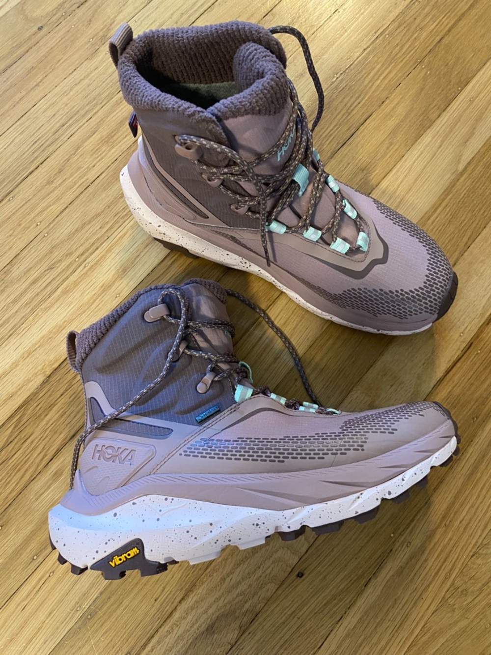 NEW HOKA Kaha 2 Frost GTX Women’s Gore-Tex Waterproof Hiking Boots Lavender